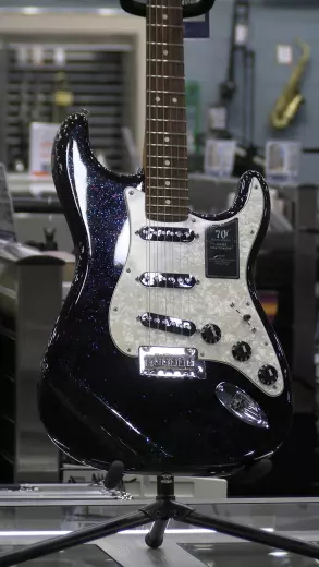 Fender - 70th Anniversary Stratocaster Nebula Noir 2